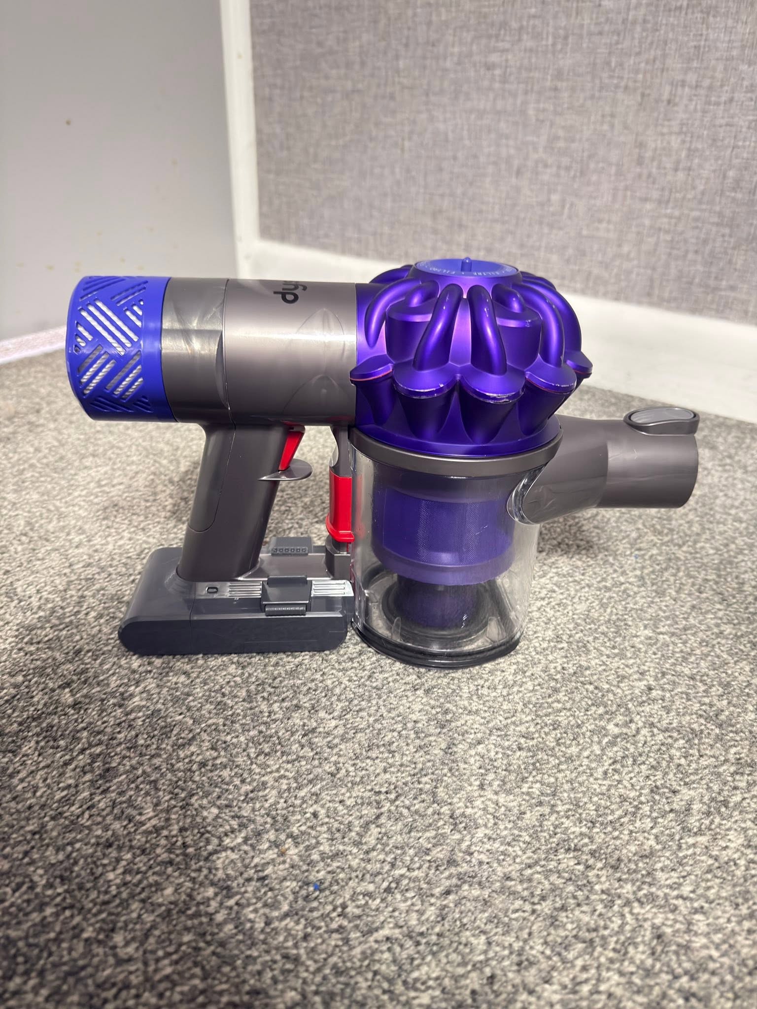 Dyson V6 Animal Cordless Vacuum Cleaner | New Battery & All Accessories Included thumbnail 3